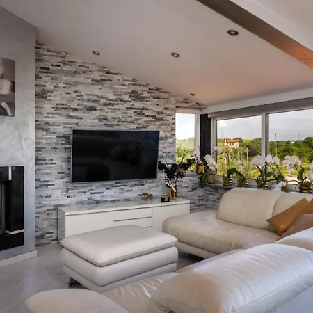 Villa Eneria By Guide *